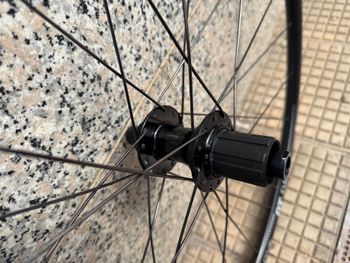 Used Dt Swiss R470db 2022 bike — image 3 of 5