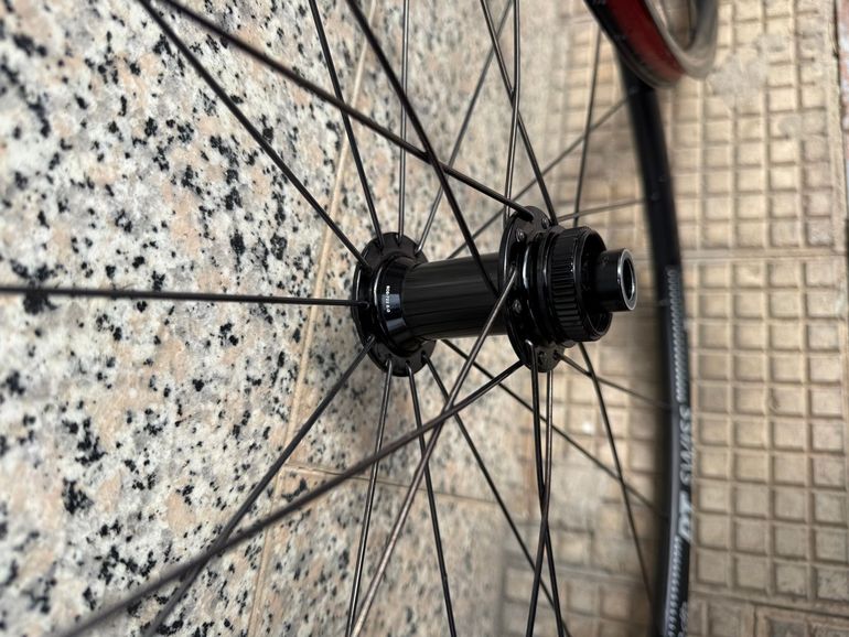 Used Dt Swiss R470db 2022 bike — image 4 of 5