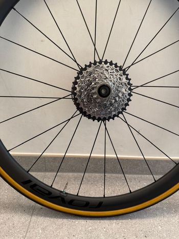 Used Roval alpinist clx II 2023 bike — image 11 of 12