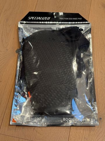 Specialized Traction D3O Knee Pad 2025 bike usato — immagine 6 di 7