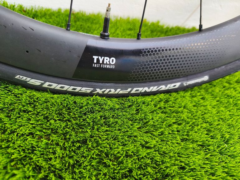 Brugt FFWD Tyro 45 carbon disc 2024 bike — billede 4 af 10