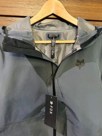 Used Fox Defend 3L Water Jacket 2025 bike — image 6 of 6