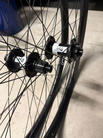 Brugt Oquo Mountain Control MC32TEAM POWER 29" Wheelset 2025 bike — billede 3 af 4