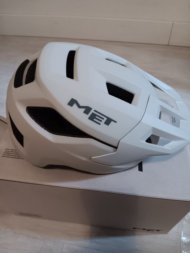 Brugt MET Shelter MIPS Casque VTT 2025 bike — billede 5 af 6