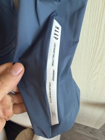 Used MAAP Flow Jacket 2025 bike — image 5 of 8