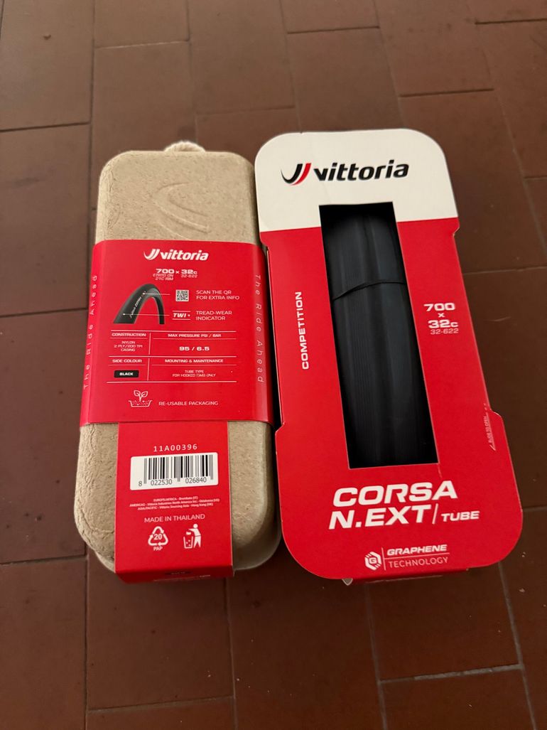 Used Vittoria corsa N.ext 700/32 2025 bike — image 3 of 3