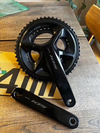 シンShimano ULTEGRA FC-R8100 4iiii 105 Shimano Ultegra FC-R8100 Crankset (Grey) (2 x 12 Speed