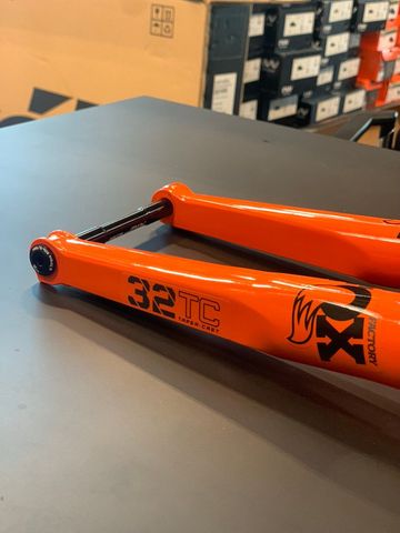 Tweedehands Fox 32 TC Factory 700c 2025 bike — afbeelding 4 van 5