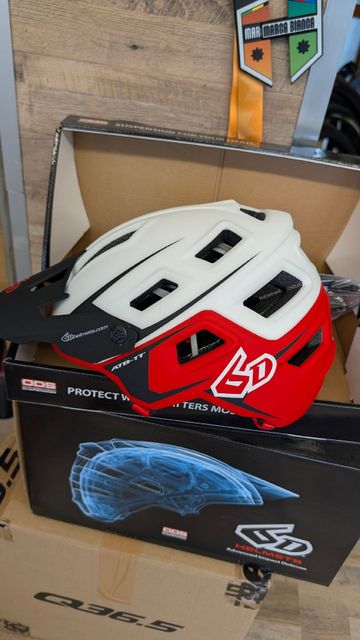Used 6d helmets Casco ATB 1t 2024 bike — image 2 of 5