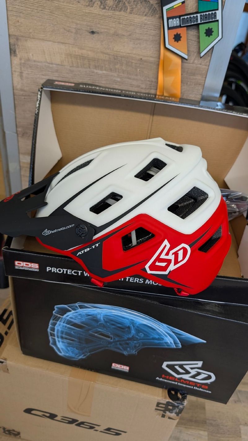 Used 6d helmets Casco ATB 1t 2024 bike — image 2 of 5
