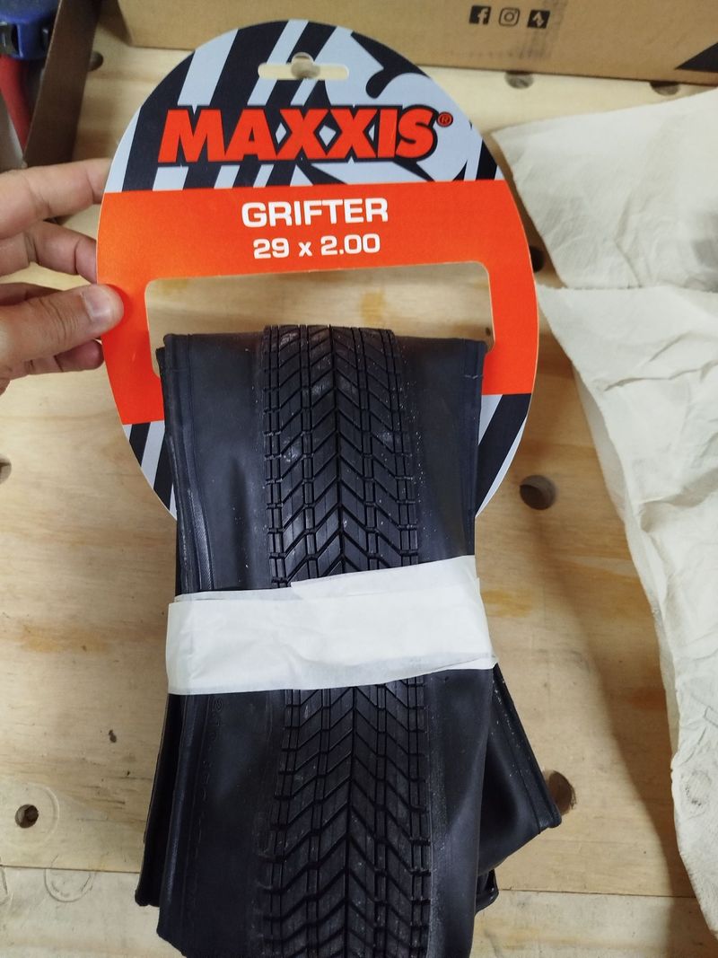 Maxxis Grifter 29 x 2.00 2024 Tyres & Tubes d'occasion