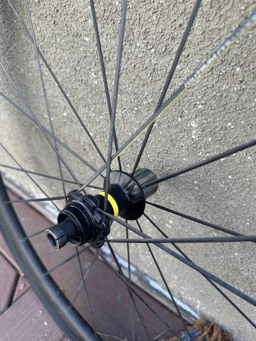Used Mavic Ksyrium Pro Carbon SL UST bike — image 4 of 11