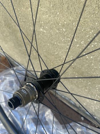 Used HED. Emporia GC3 Performance bike — image 2 of 12