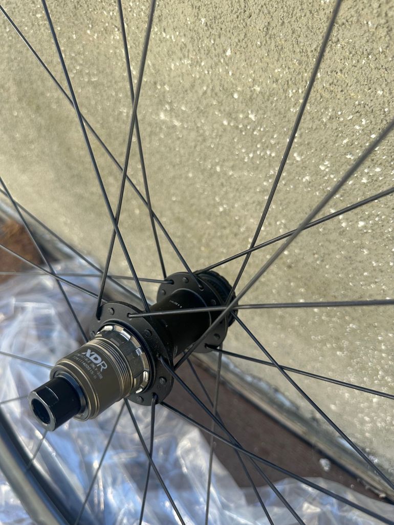 Used HED. Emporia GC3 Performance bike — image 2 of 12