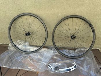 Used HED. Emporia GC3 Performance bike