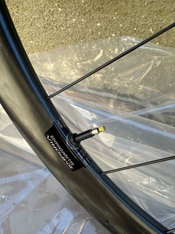 Used HED. Emporia GC3 Performance bike — image 8 of 12