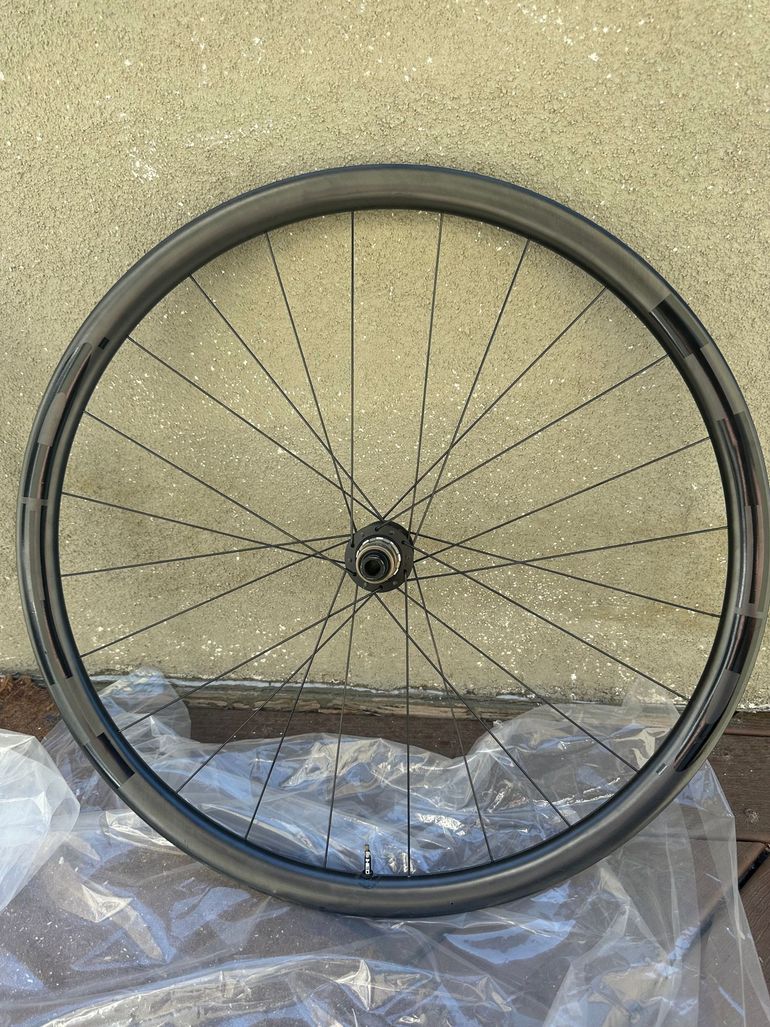 Used HED. Emporia GC3 Performance bike — image 3 of 12
