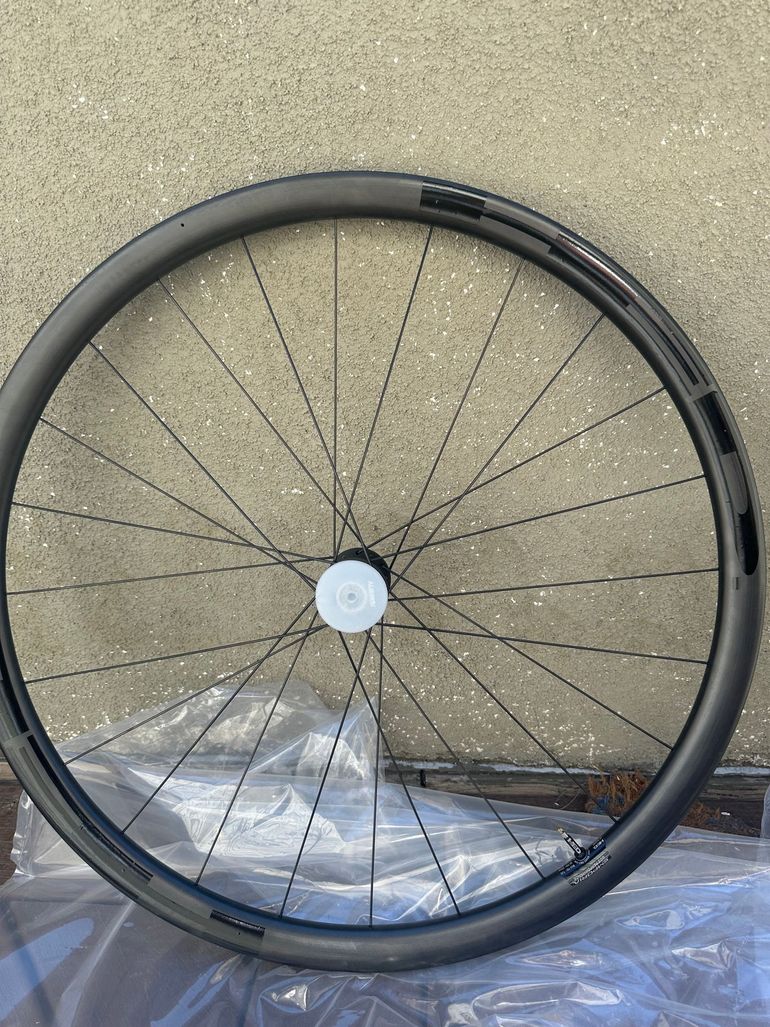 Used HED. Emporia GC3 Performance bike — image 9 of 12