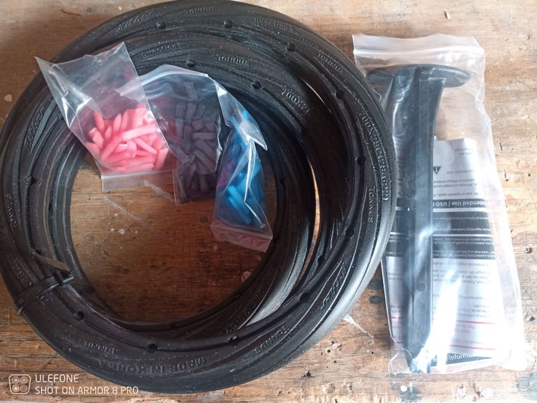 Used Tannus Pneumatici Airless  700x28c 2024 bike — image 3 of 4