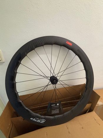 Used Zipp 454 NSW 2024 bike — image 4 of 8