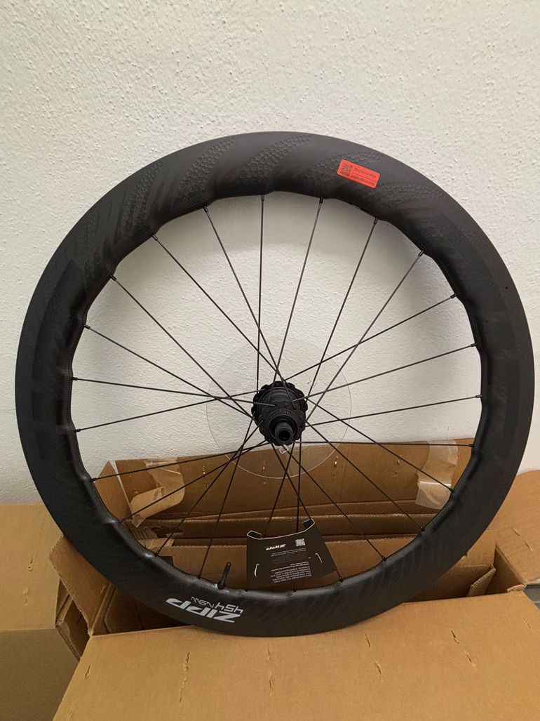 Used Zipp 454 NSW 2024 bike — image 5 of 8