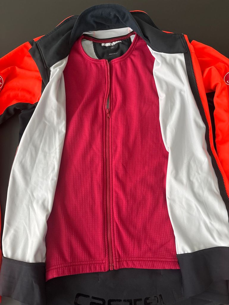 Used Castelli Alpha RoS 2 Jacket 2024 bike — image 4 of 6