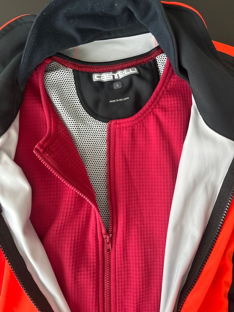 Used Castelli Alpha RoS 2 Jacket 2024 bike — image 3 of 6