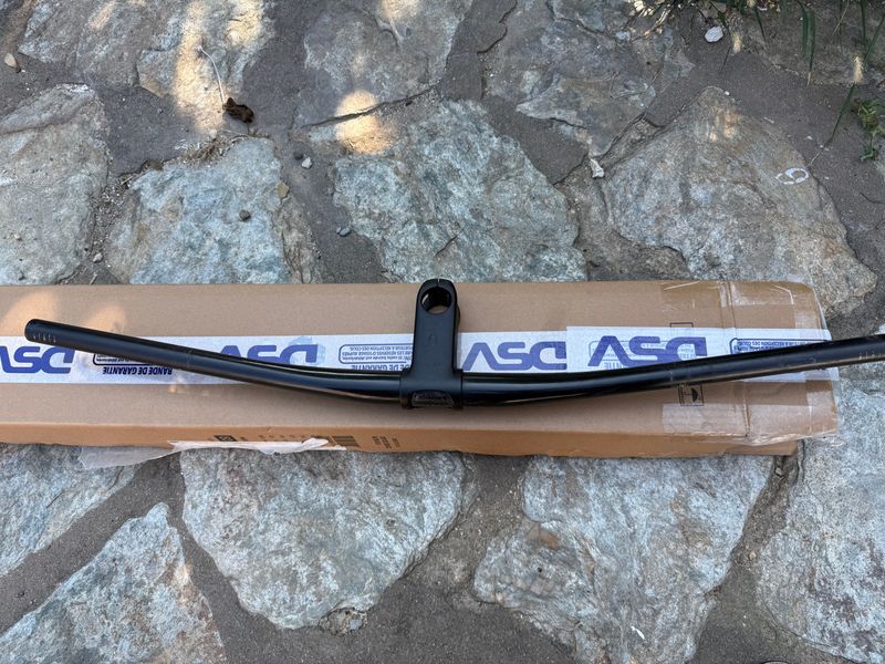 Used Bmc Fourstroke 01 Handlebar and Stem 2024 Cockpit