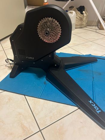 Used Garmin Vendo Tacx® FLUX 2 Smart Trainer del 2022 2022 Cycling Accessories