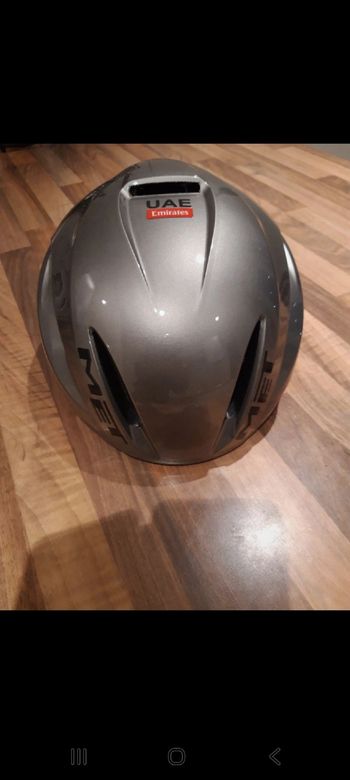 Käytetty Team uae Casque Met manta 2025 bike — kuva 2 / 6