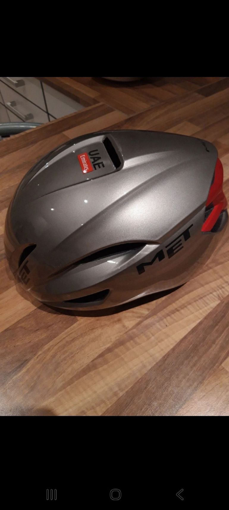 Käytetty Team uae Casque Met manta 2025 bike — kuva 3 / 6
