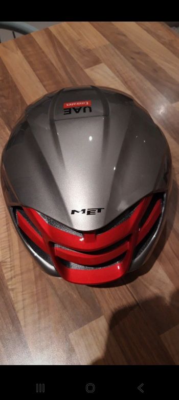 Käytetty Team uae Casque Met manta 2025 bike — kuva 4 / 6