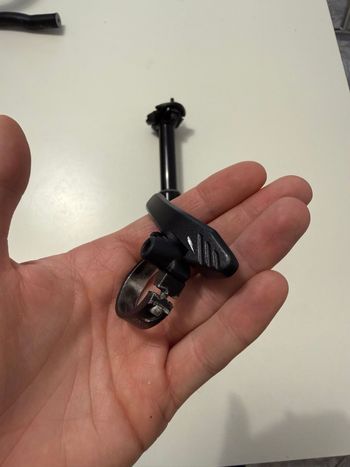 Used Giant Giant Dropper Seatpost 2022 bike — image 2 of 8