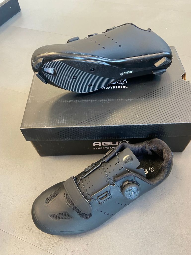Used AGU R610 black 42 bike — image 3 of 3