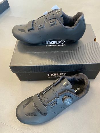 Used AGU R610 black 43 bike — image 2 of 3