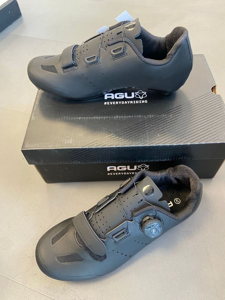 Used AGU R610 black 43 bike — image 2 of 3