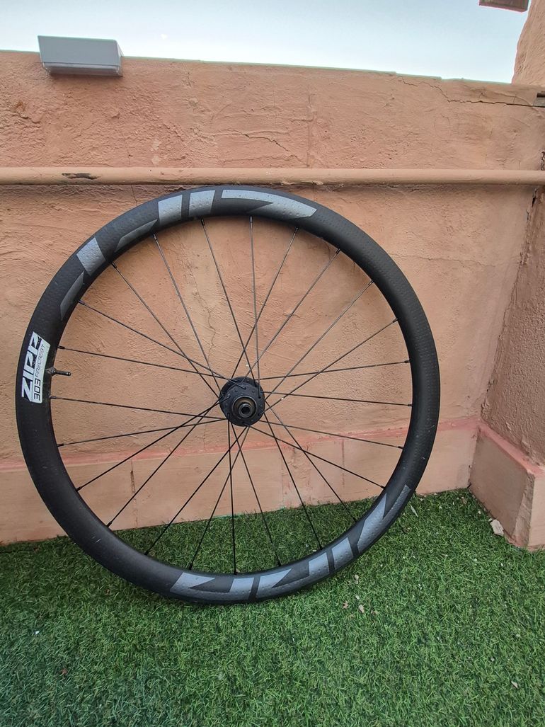 Brugt Zipp 303 Firecrest Wheelset 2022 bike — billede 3 af 4