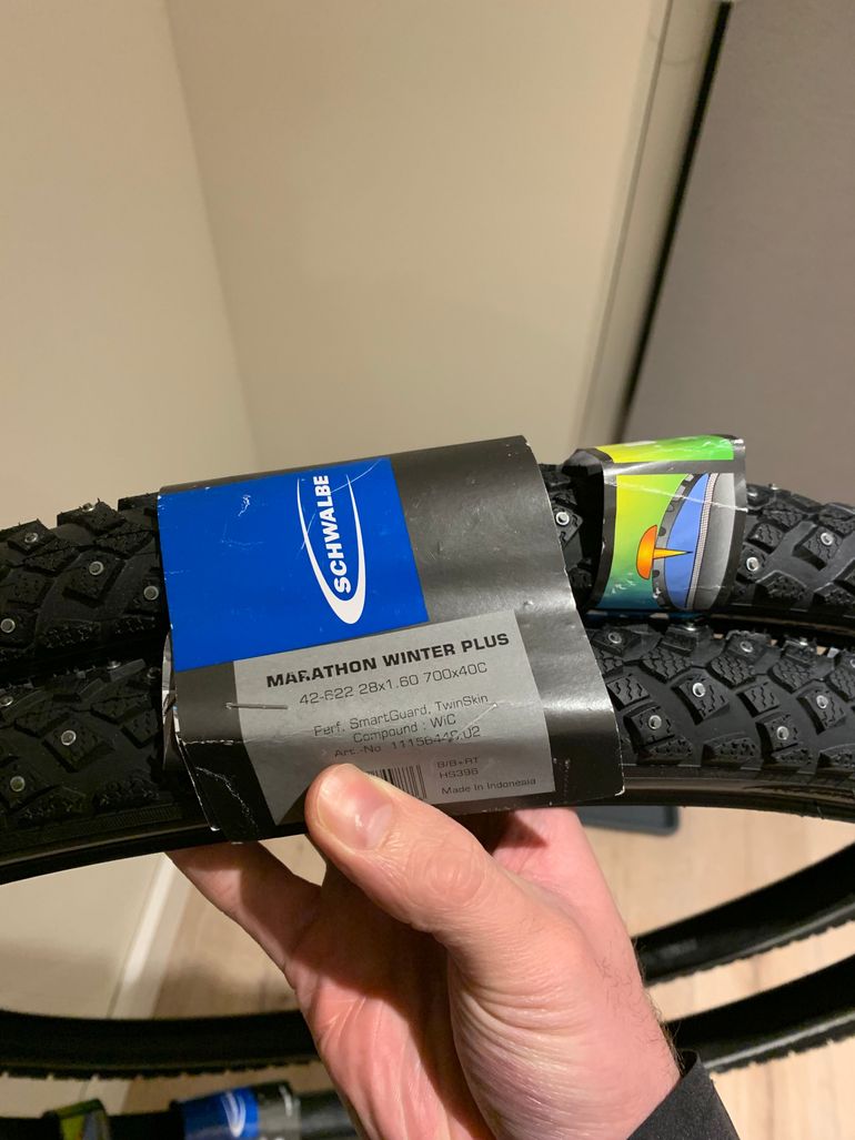 Brugt Schwalbe Marathon Winter Plus 42-622 bike — billede 2 af 2