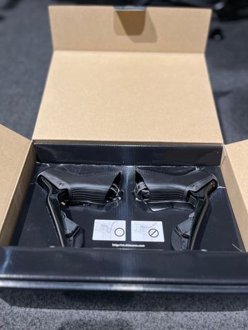 Used Shimano Dura Ace Di2 ST-R9150 Brake Levers Brakes