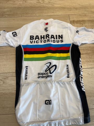 Brugt BAHRAIN VICTORIUS Autografata Matej Mohoric 2023 bike — billede 11 af 16