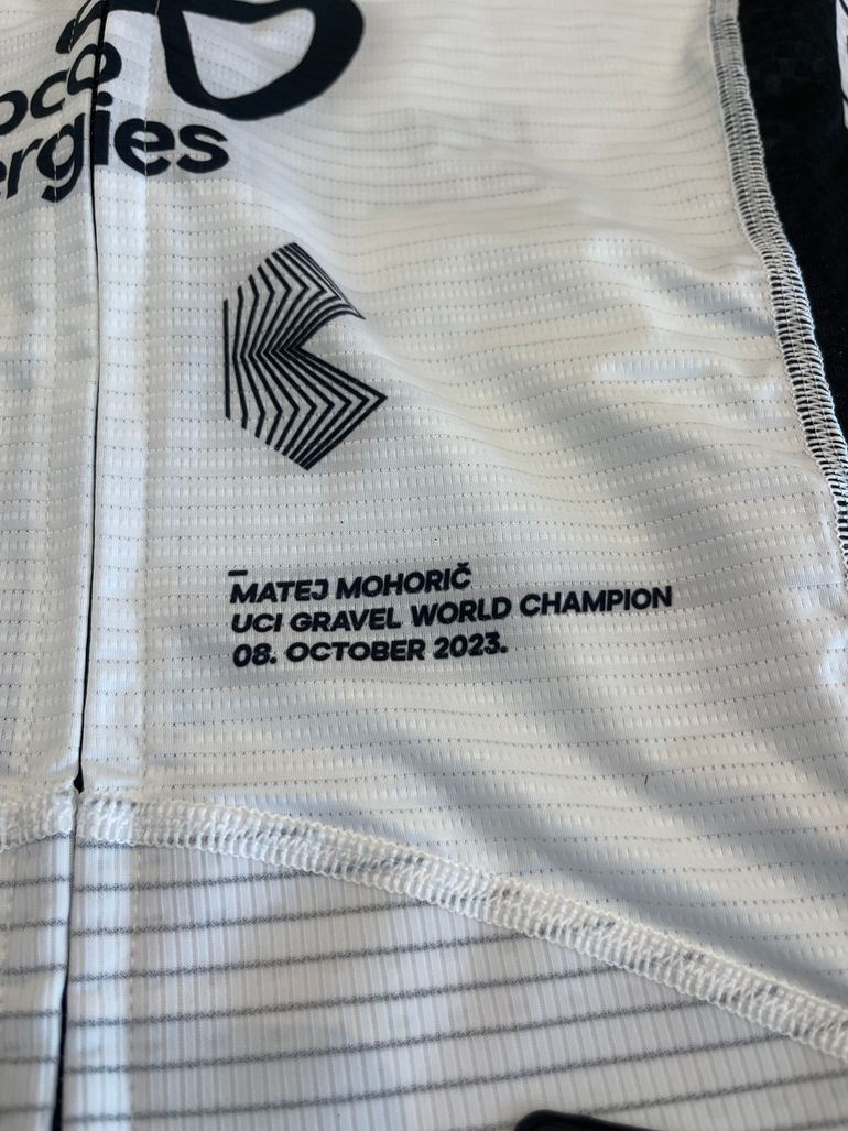 Brugt BAHRAIN VICTORIUS Autografata Matej Mohoric 2023 bike — billede 2 af 16