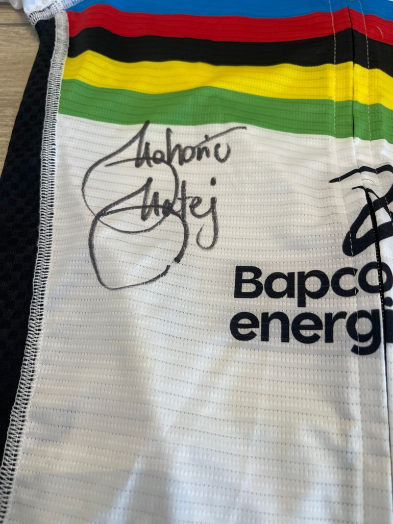 Brugt BAHRAIN VICTORIUS Autografata Matej Mohoric 2023 bike — billede 3 af 16