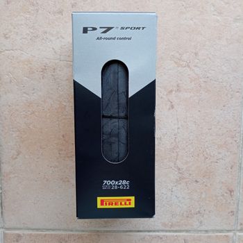 Used Pirelli Pneu  P7 Sport 28-622 Tube Estrada Dobrável bike — image 1 of 8