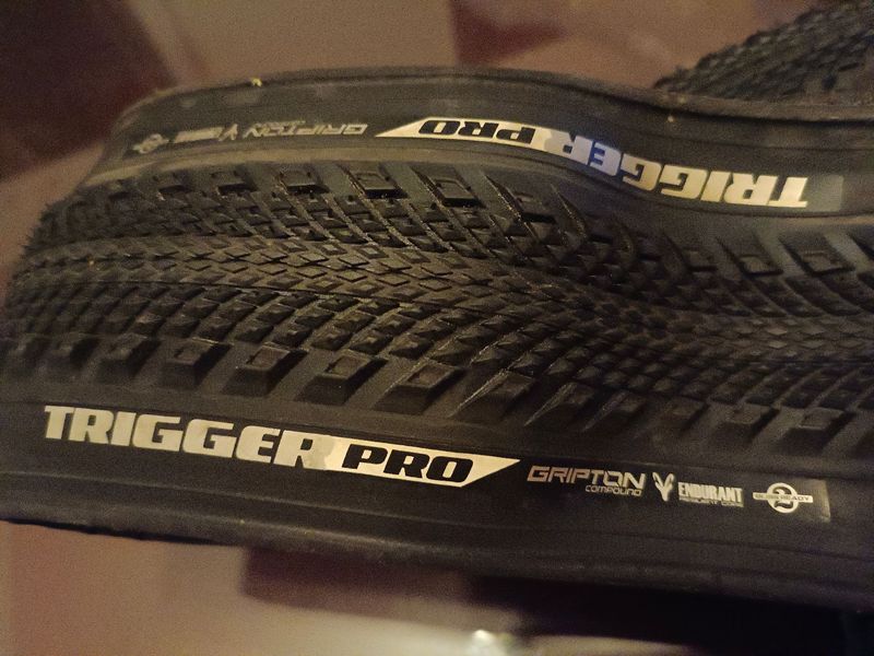 Tweedehands Specialized trigger pro 700x38 2024 bike — afbeelding 2 van 3
