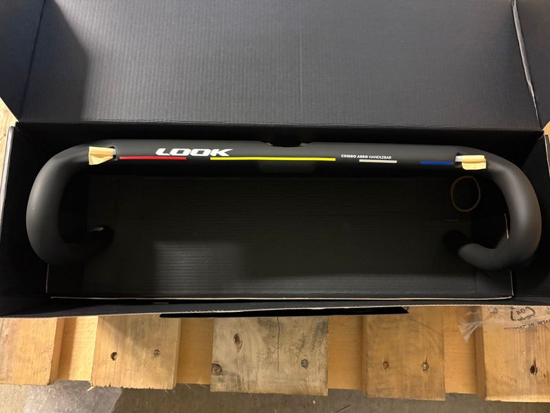 Used Look COMBO AERO CARBON HANDLEBAR PROTEAM 420mm 2025 Cockpit