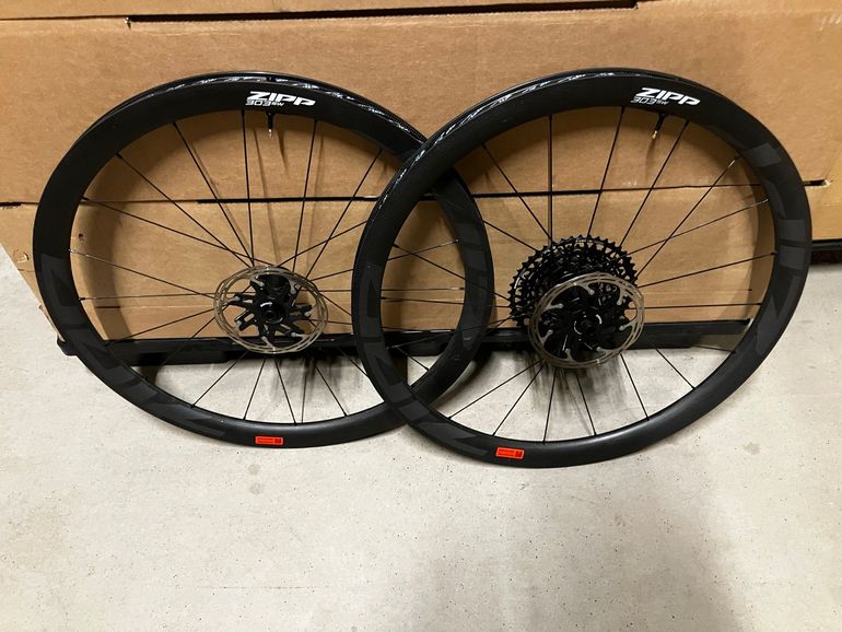Used Zipp Zipp 303 SW 2025 bike — image 2 of 4