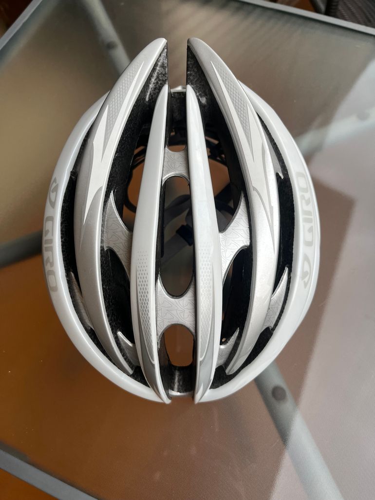 Used Giro [Model Name] 2011 bike — image 2 of 5