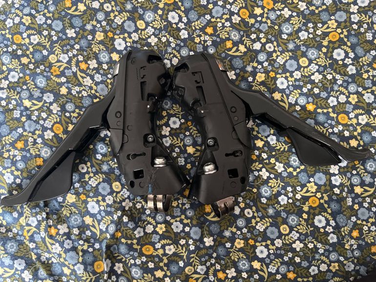Used Shimano manette D-G  ultegra 2023 bike — image 2 of 2
