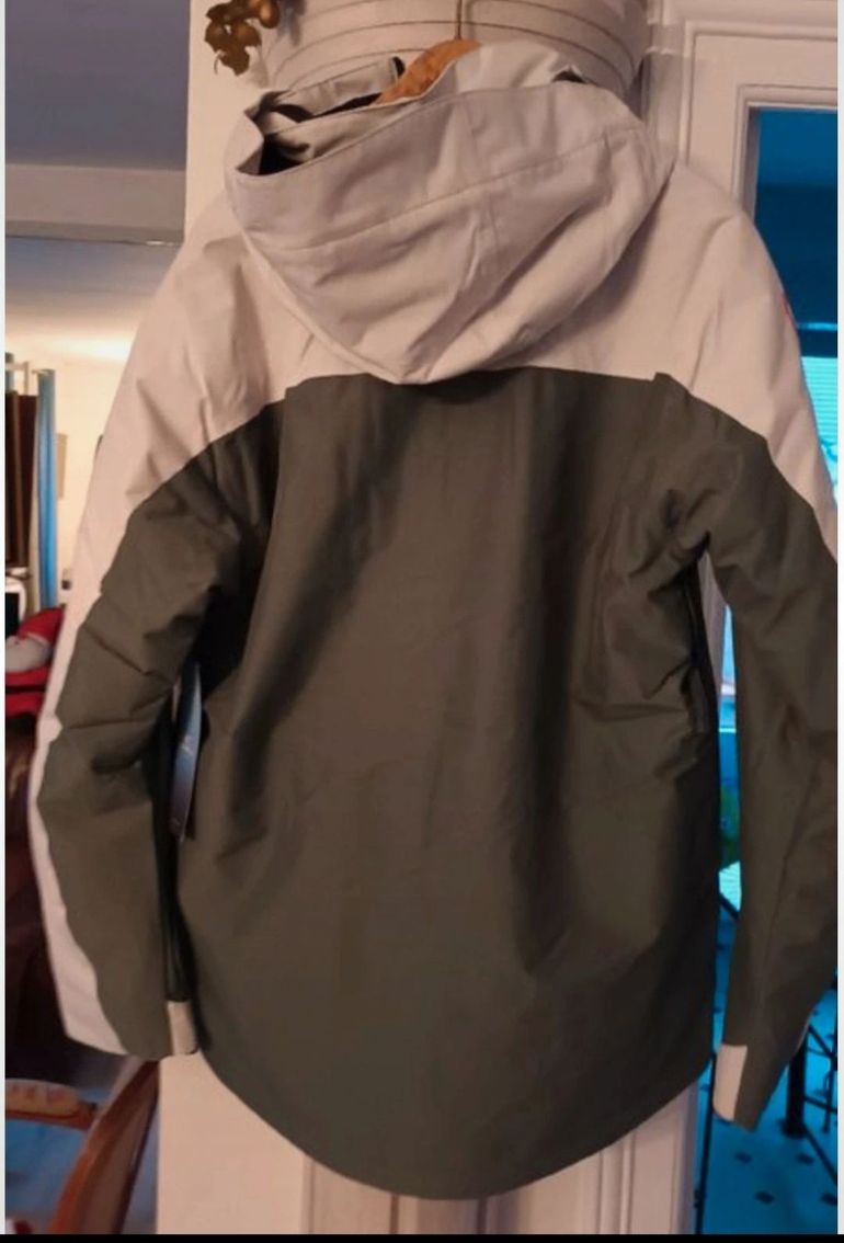 Used O’Neill Veste de ski o'neill taille s neuve 2024 bike — image 2 of 6