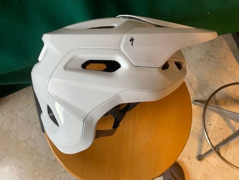 Used Specialized Tactic 4 Helmet Large bike — image 3 of 6